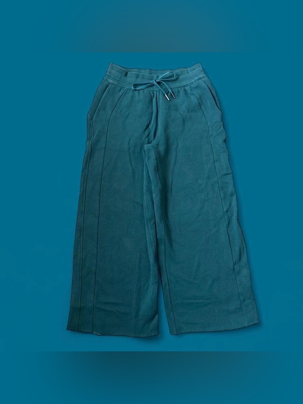 Lululemon Scuba Mid Rise Wide Leg Pants
*cut straight line to make short*